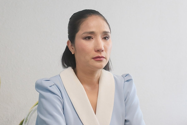 MC Cát Tường bật khóc, xin lỗi vì quảng cáo lố