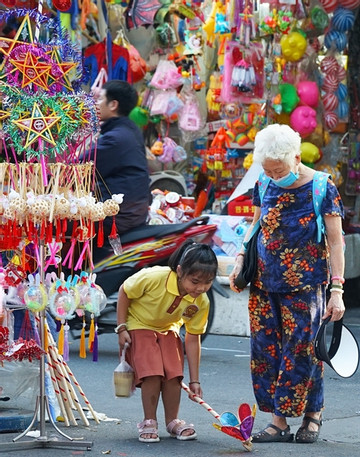 Mid-autumn Festival’s traditional toys proving popular