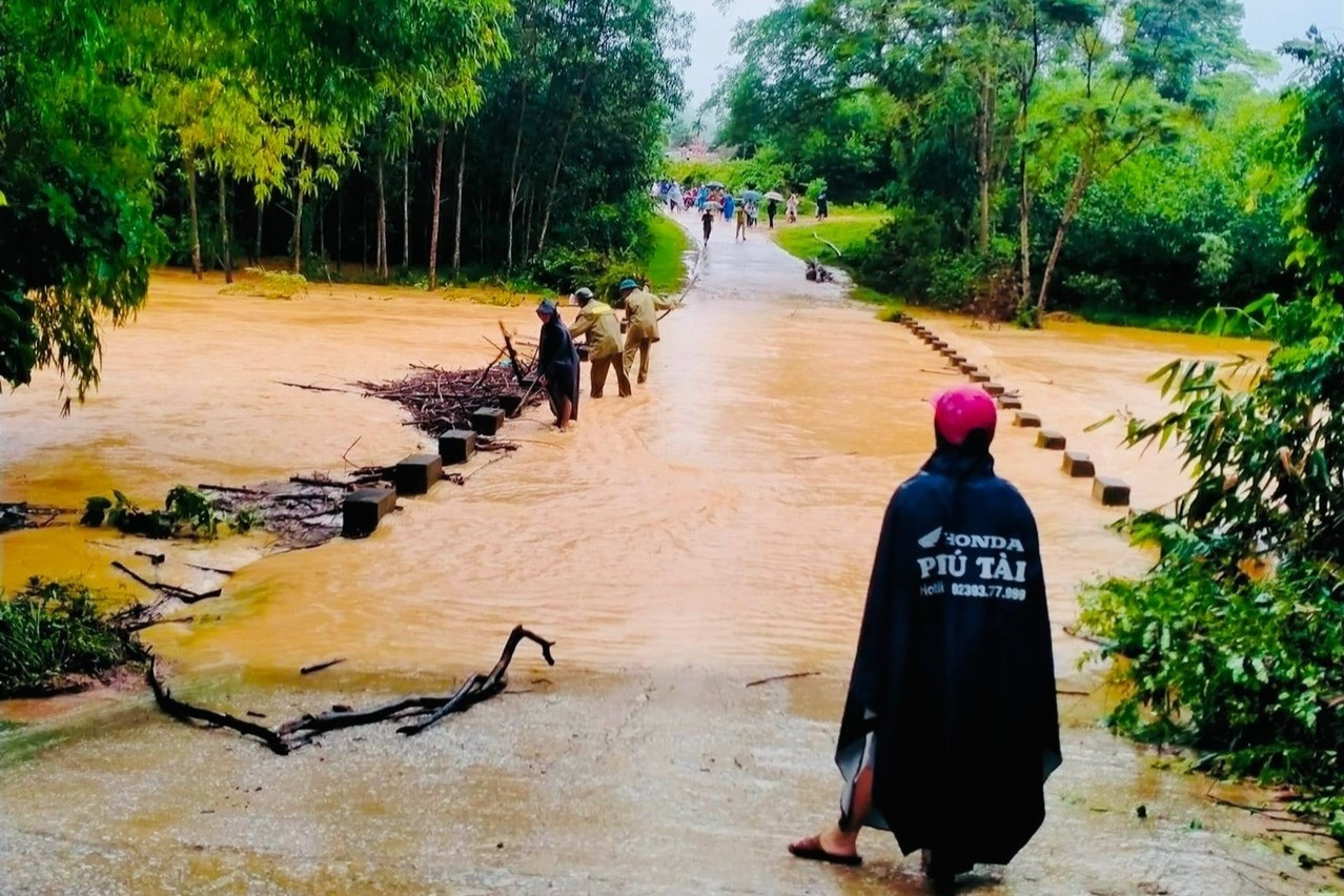 4.300 học sinh một huyện phải nghỉ học vì mưa lớn