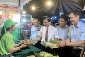 Nha Trang khai trương chợ đêm trong 2 công viên