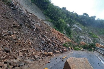 Khẩn cấp ứng phó mưa lớn, lũ lụt tại các tỉnh miền Trung