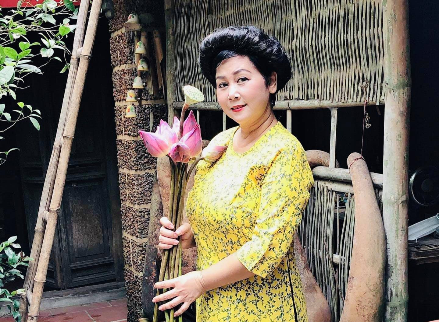 NSND Minh Hằng mong chôn cùng đá thạch anh khi qua đời