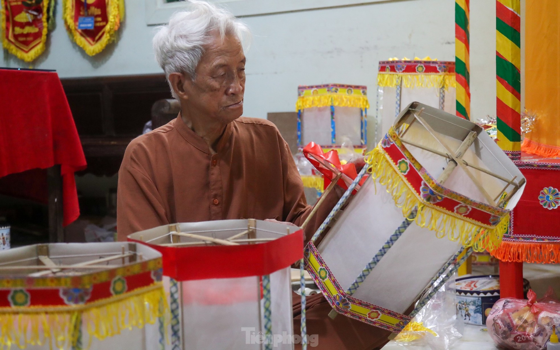 Nghệ nhân dành hơn 70 năm thổi hồn cho rằm Trung thu thêm sáng ảnh 9