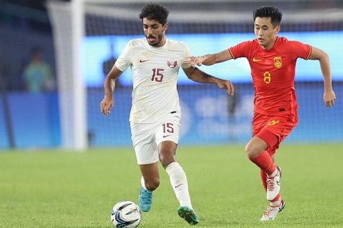 Olympic Trung Quốc vào tứ kết ASIAD, cầu thủ Qatar ‘hỏi tội’ trọng tài