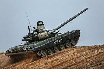 Video UAV Ukraine phát hiện nhiều xe tăng giả của Nga gần Zaporizhzhia