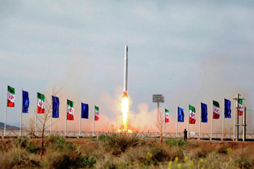 Iran tuyên bố phóng thành công vệ tinh quân sự mới