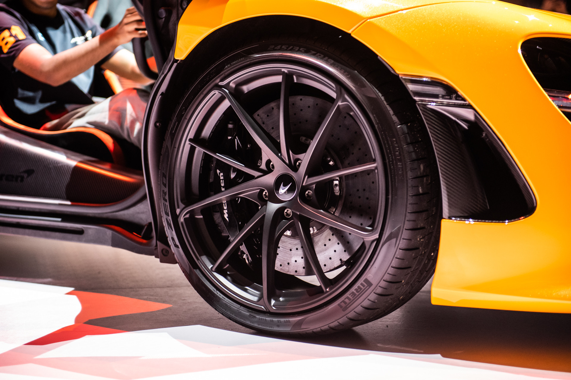 Siêu xe McLaren 750S ra mắt tại Singapore với giá cực đắt đỏ