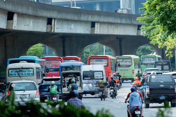 Nạn ‘xe dù, bến cóc’ lại nở rộ ở Thủ đô