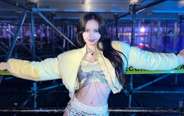 Giữa bão bị mỉa mai múa thoát y, Lisa (BlackPink) lập 8 kỷ lục Guinness thế giới ảnh 2