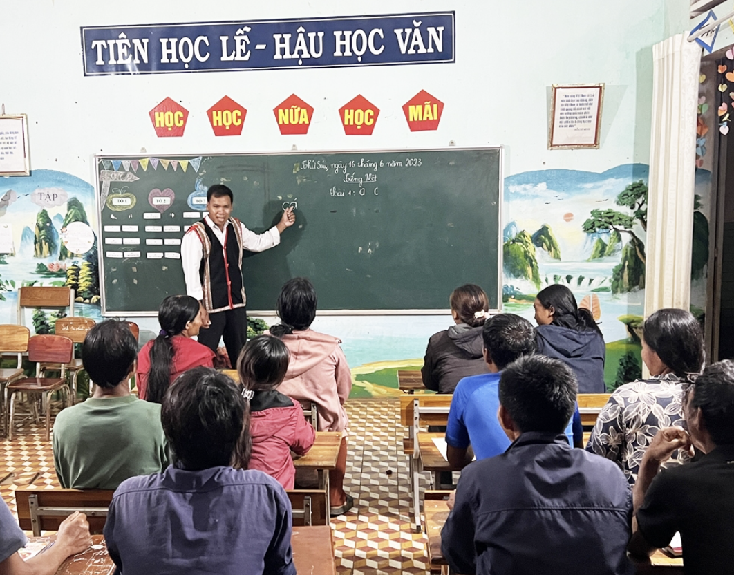 Tỉnh Gia Lai tiếp tục duy trì, nâng cao hiệu quả công tác xóa mù chữ ở vùng DTTS