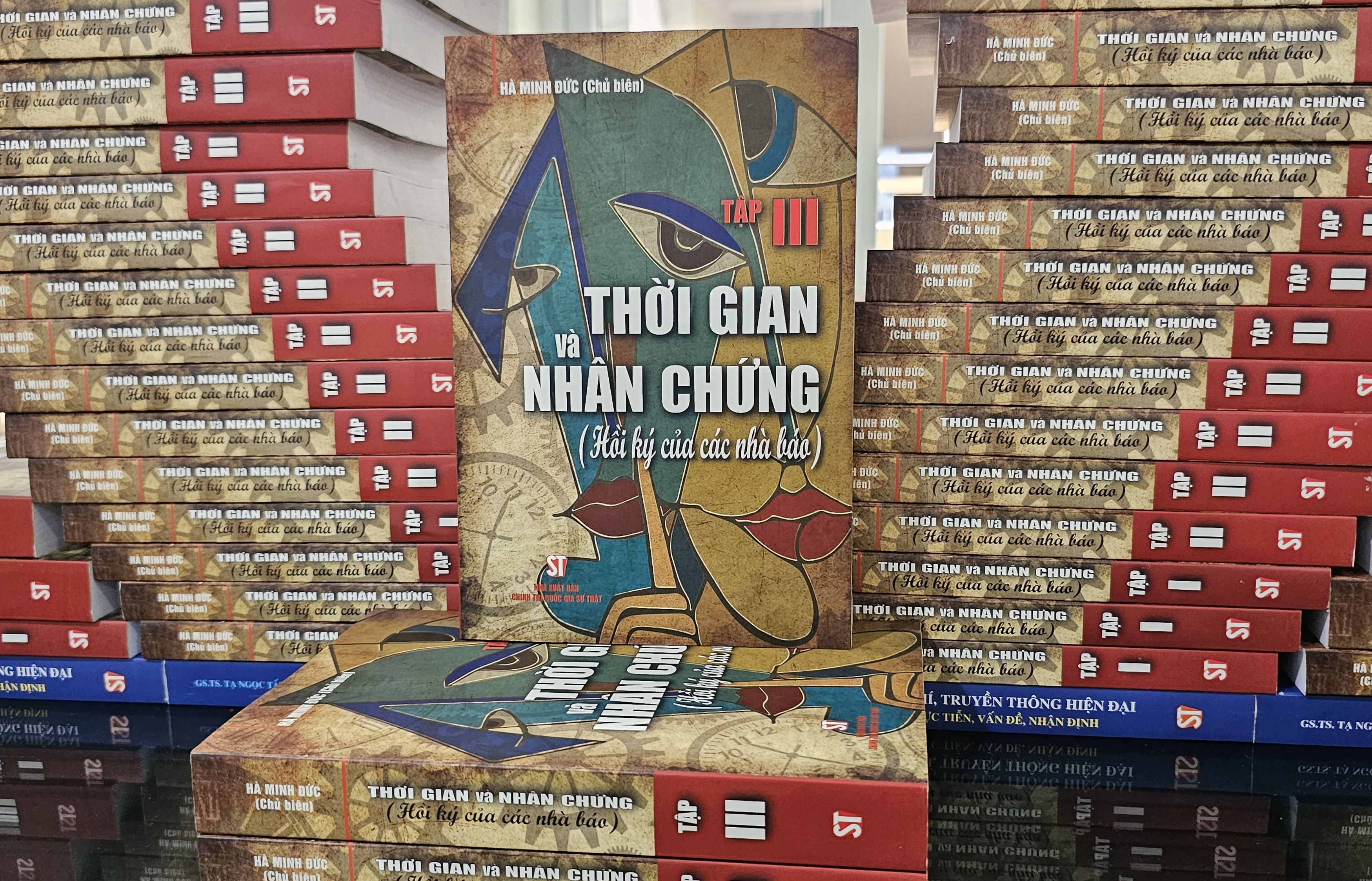Tái bản bộ sách 'Thời gian và nhân chứng' tôn vinh nghề làm báo