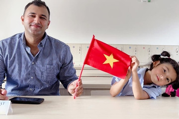 Vợ Việt cùng chồng Pakistan đưa con gái 6 tuổi về Hà Nội học tiếng Việt