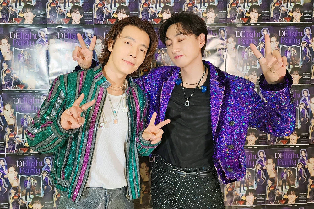 Donghae, Eunhyuk nói ‘anh yêu em’, đòi ăn phở gây phấn khích ở TP.HCM