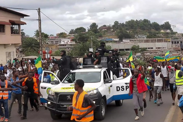 Gabon mở cửa biên giới trở lại