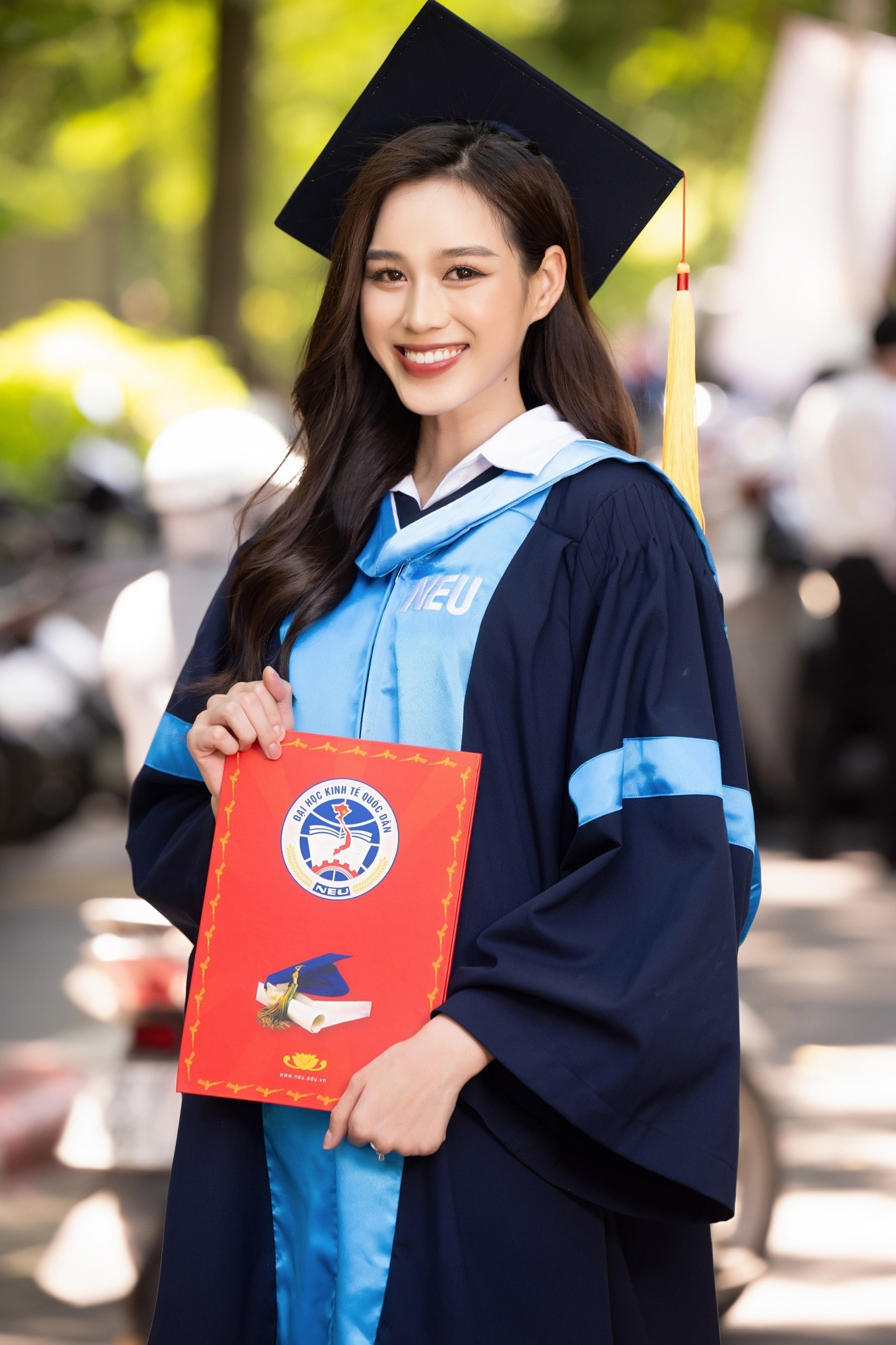 Hoa hậu Đỗ Thị Hà: Nếu ai đó yêu tôi thật lòng, họ sẽ không bị áp lực - 3