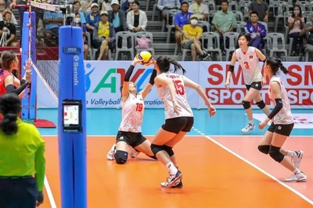 Three wins secure Vietnam’s top group place of regional women’s volleyball championship hinh anh 1