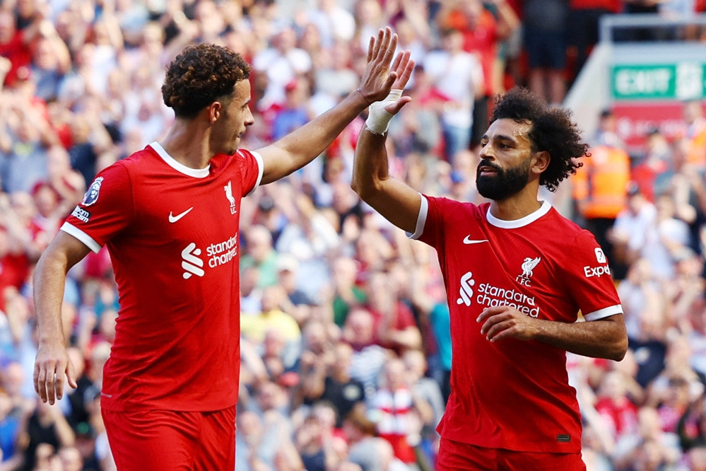 Liverpool dễ dàng đánh gục Aston Villa