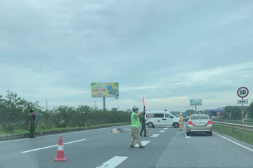 Ô tô đâm tử vong người đi bộ trên cao tốc Hà Nội - Thái Nguyên