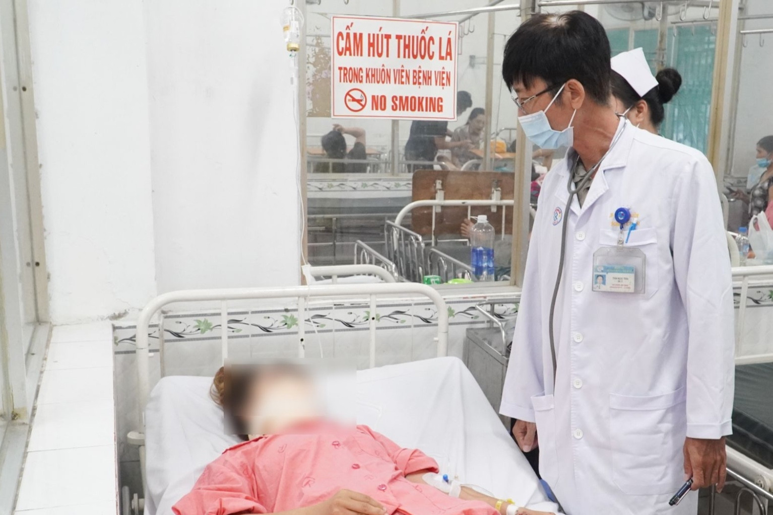 Tình hình cô gái phải cấp cứu ở Bệnh viện Chợ Rẫy sau vụ 2 xe khách đâm nhau