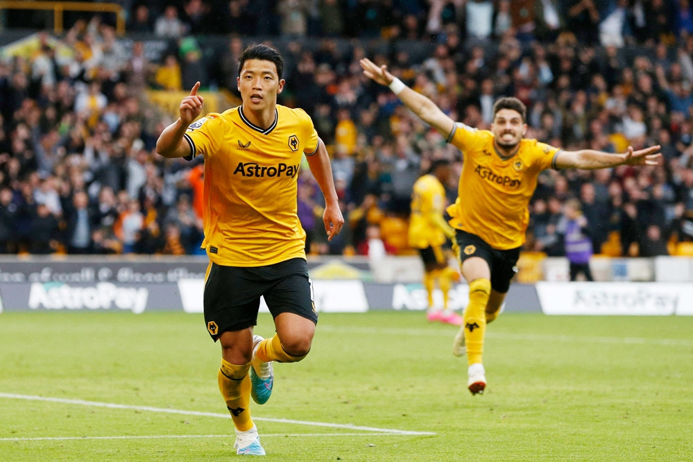 Haaland im tiếng, Man City thua sốc Wolves