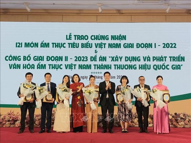 Hanoi ceremony honours 121 typical Vietnamese dishes hinh anh 1