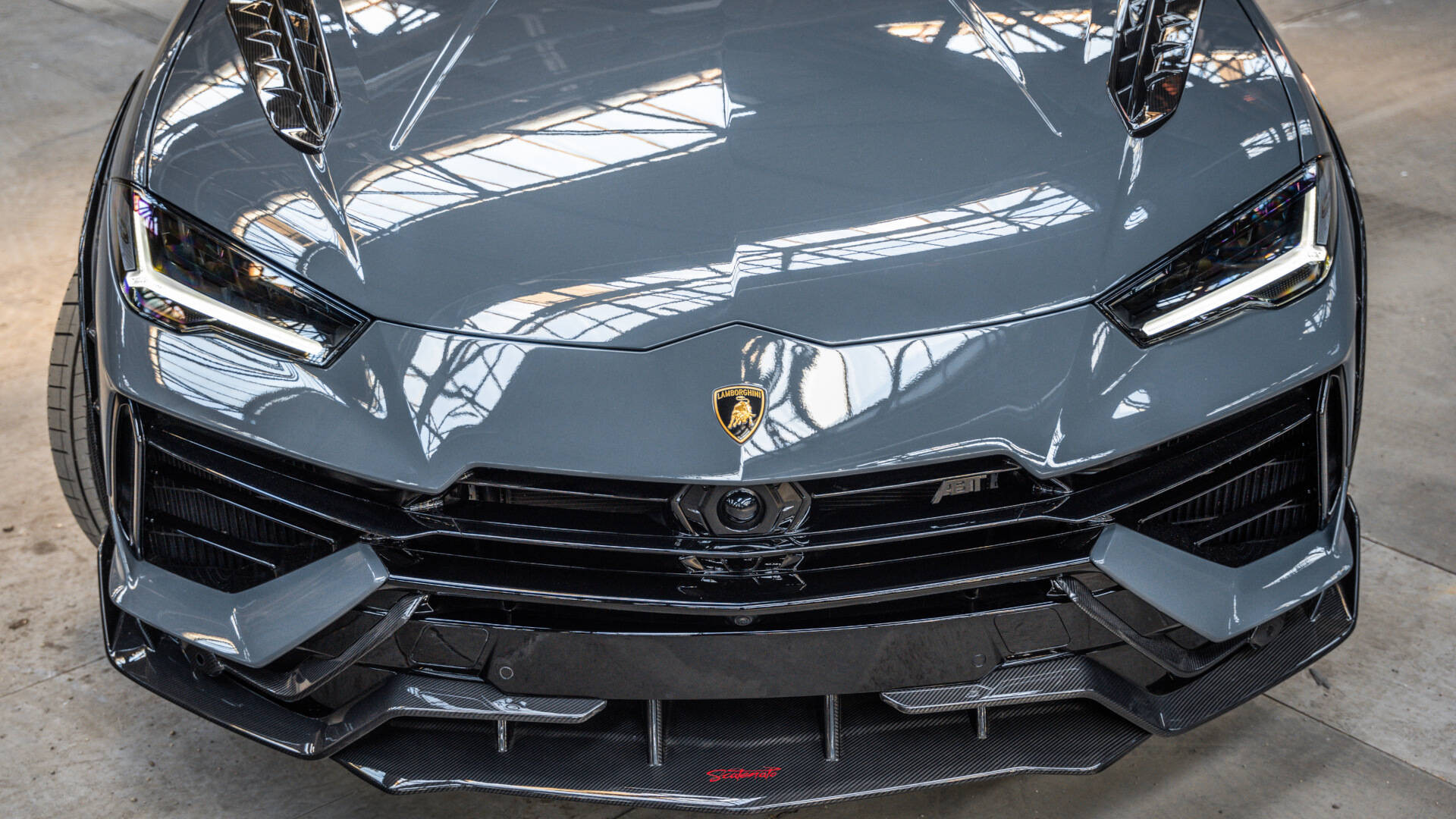 Siêu xe Lamborghini Urus với gói độ mạnh hơn 800 mã lực