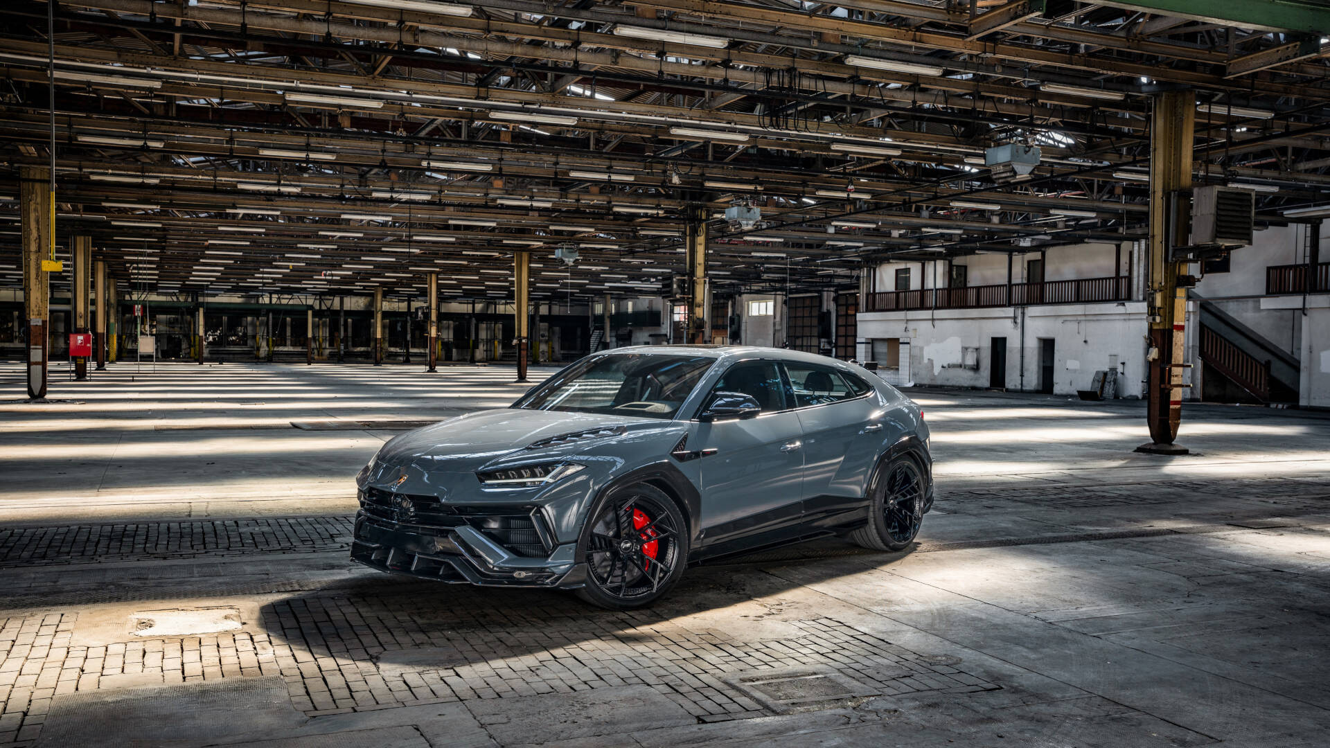 Siêu xe Lamborghini Urus với gói độ mạnh hơn 800 mã lực