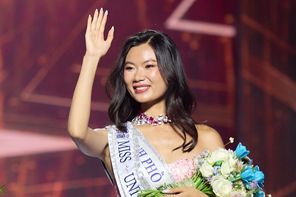 Mẹ tiết lộ về Á hậu 2 Miss Universe Vietnam Trịnh Thị Hồng Đăng