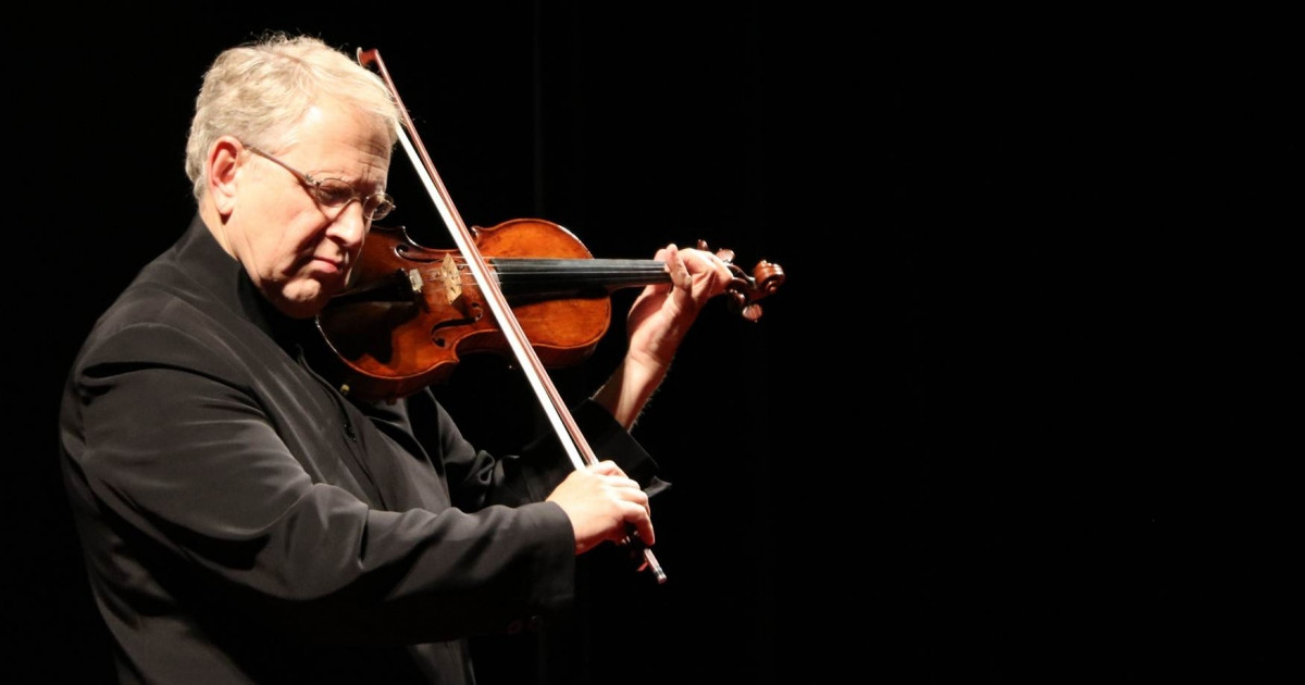 violinist shlomo mintz arrives in vietnam for sept. 8 concert picture 1