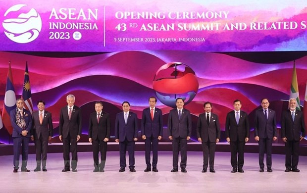 43rd ASEAN Summit opens in Jakarta hinh anh 1