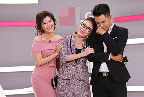 Con dâu MC xinh đẹp của NSND Kim Xuân: Giỏi giang, ứng xử khéo với mẹ chồng