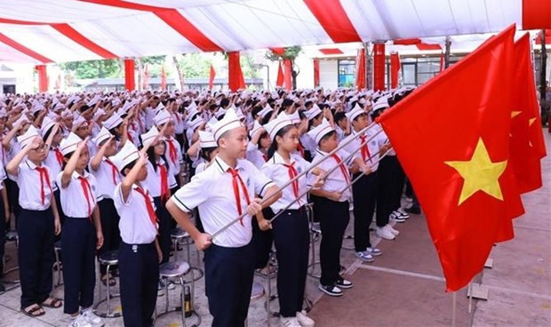 President congratulates educators, students on new school year hinh anh 1