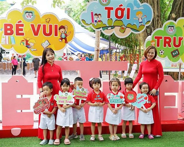 President congratulates educators, students on new school year hinh anh 2