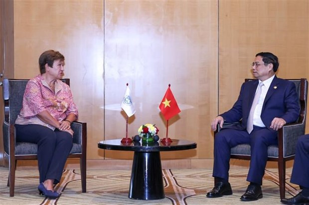 PM meets with IMF Managing Director in Indonesia hinh anh 1