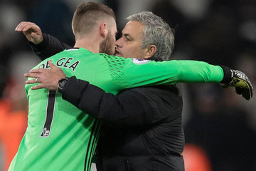 Mourinho đưa De Gea về AS Roma