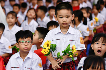 Nét ngộ nghĩnh của học sinh Hà Nội ngày đầu năm học mới