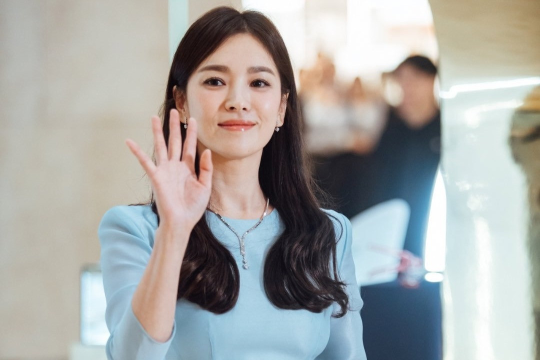 Song Hye Kyo khiến hàng nghìn fan phát cuồng dù chỉ xuất hiện 15 phút