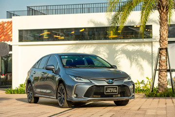 Toyota áp dụng chính sách bảo hành 7 năm cho pin xe hybrid