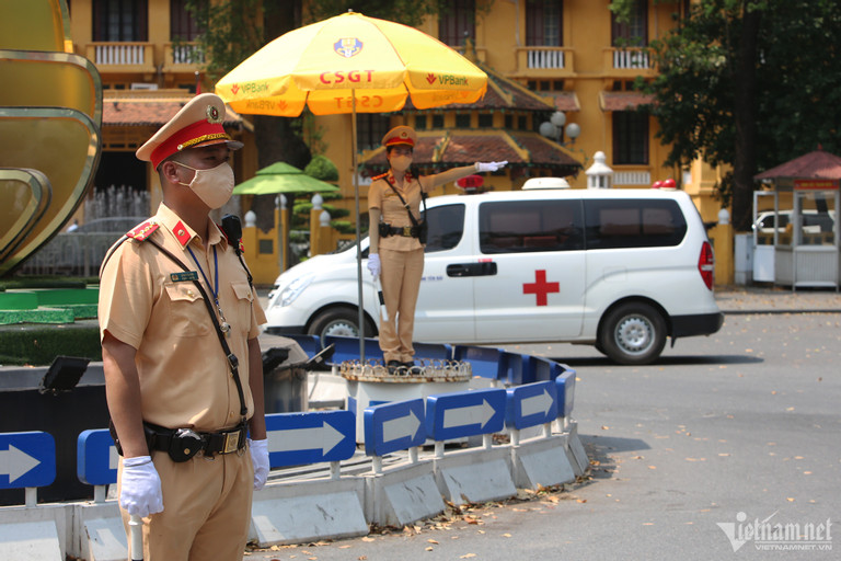 Quy định mới, CSGT được tuần tra kiểm soát công khai kết hợp hóa trang ...