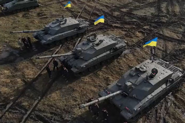 Anh bác việc cấp thêm xe tăng cho Kiev, Ukraine nhận hàng trăm UAV từ Pháp