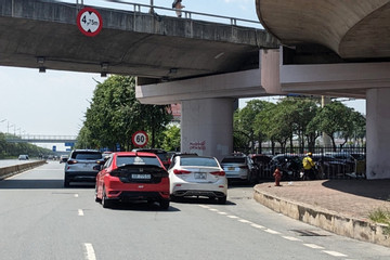 Dừng đỗ xe dưới gầm cầu vượt cũng có thể bị phạt nặng, tài xế nên biết
