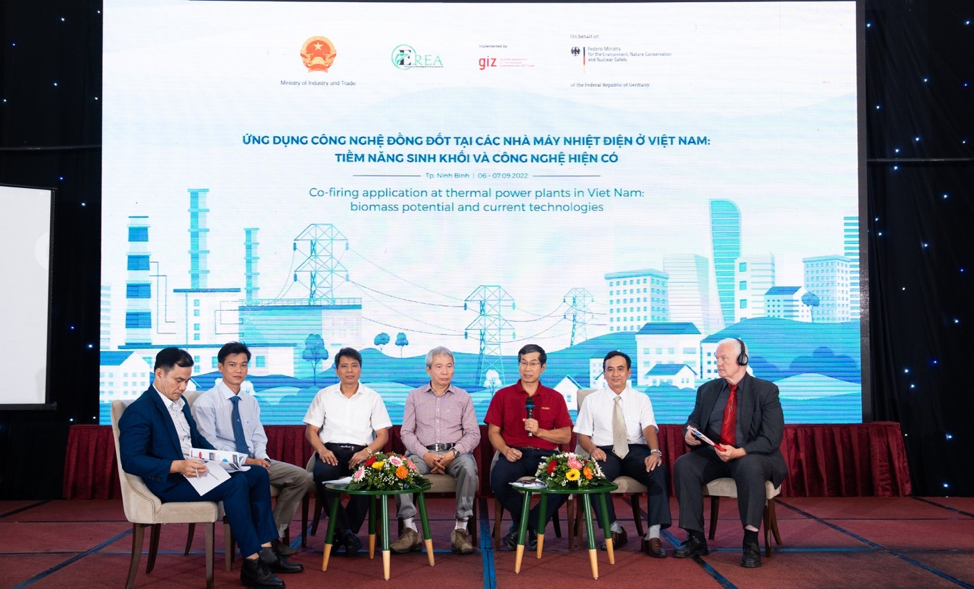 Trong khuôn khổ dự án BEM, các chuyên gia thảo luận về ứng dụng công nghệ đồng đốt tại các nhà máy nhiệt điện ở Việt Nam (Nguồn GIZ)