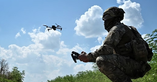 ウクライナの無人機がロシアの防空システムの脆弱性を明らかに