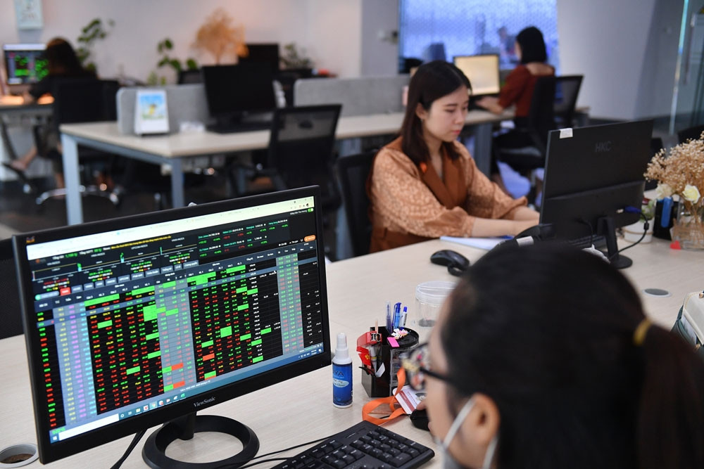 Trillions of VND disappear, listed companies report losses after audit