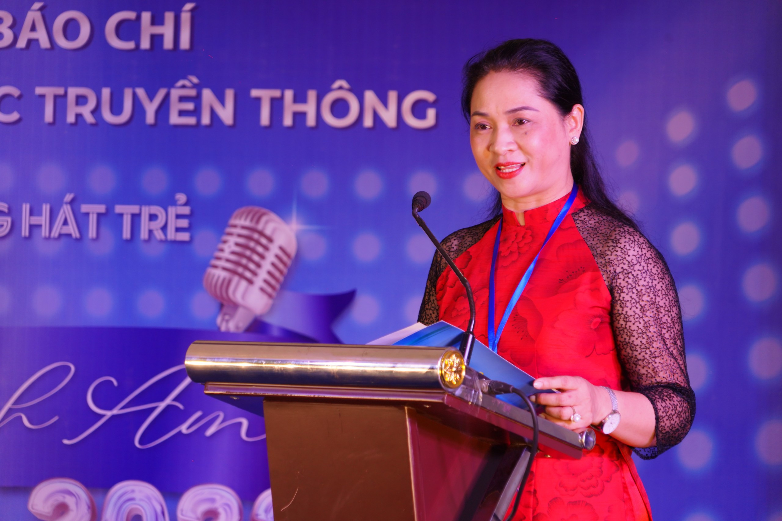 NSND Quang Vinh: 'Giải thưởng thấp nhưng ai cũng phải ngước nhìn'