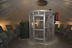 Bên trong phòng cao su -  hầm trú ẩn đặc biệt dành cho các phi hành gia của NASA