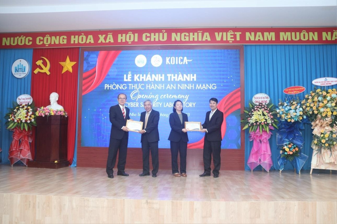 ĐH Nha Trang khánh thành phòng thực hành an ninh mạng