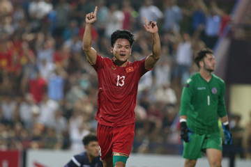 Sao U23 Việt Nam tiết lộ điều HLV Troussier yêu cầu đội khắc phục