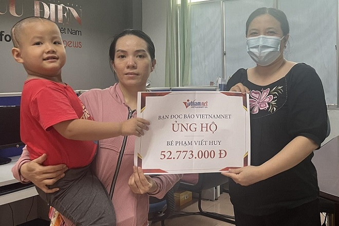 Bé Phạm Viết Huy được bạn đọc ủng hộ hơn 52 triệu đồng