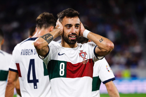 Bồ Đào Nha hạ Slovakia nhờ phút lóe sáng của Bruno Fernandes